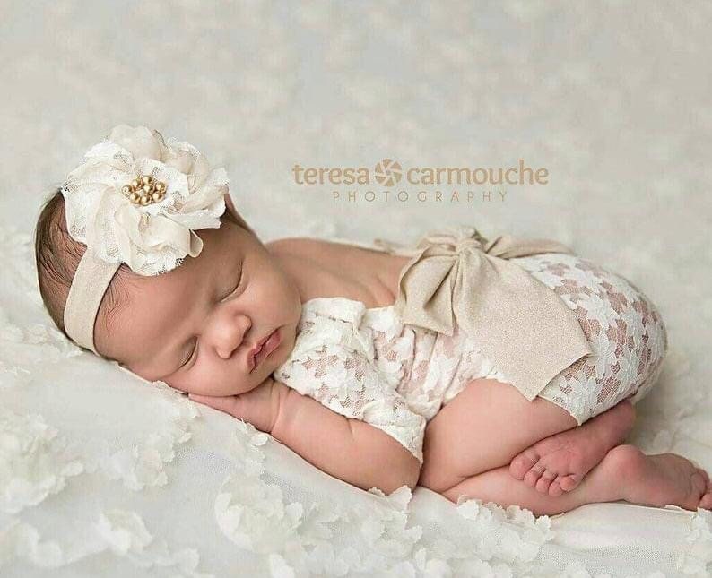 Newborn Girl Lace Romper Set, Cream Baby Photo Outfit, Floral Headband Baby portrait, first photography Cream