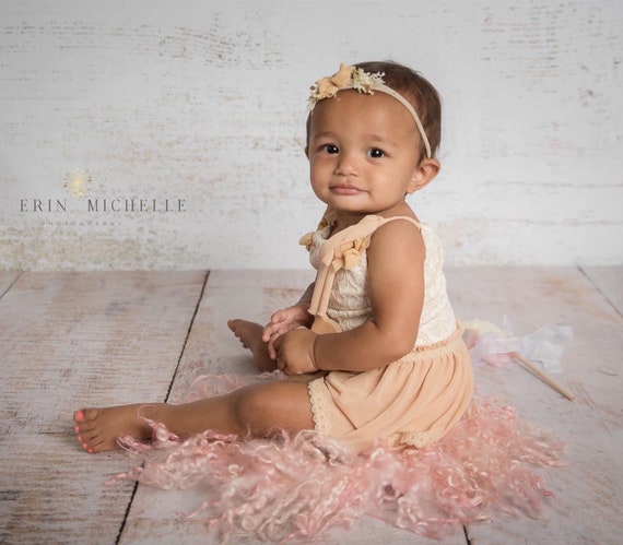 Baby girl photo shoot, beige photo outfit, sitter  photo props, sitter outfit, cake smash session, romper baby girl photo outfit