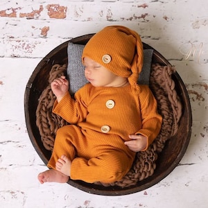 Newborn boy photo outfit, Romper Baby boy photo overall, Romper and hat photo props, baby boy photography props, knot hat gray blue green Orange