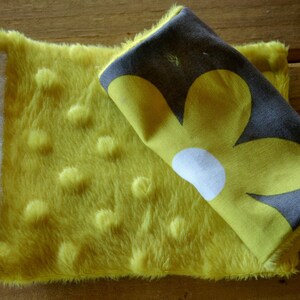 Infant/Toddler Daisy with Yellow Minky Car Seat Strap Covers