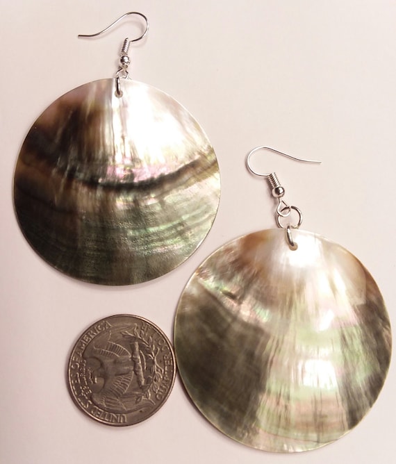 Black lip shell earrings