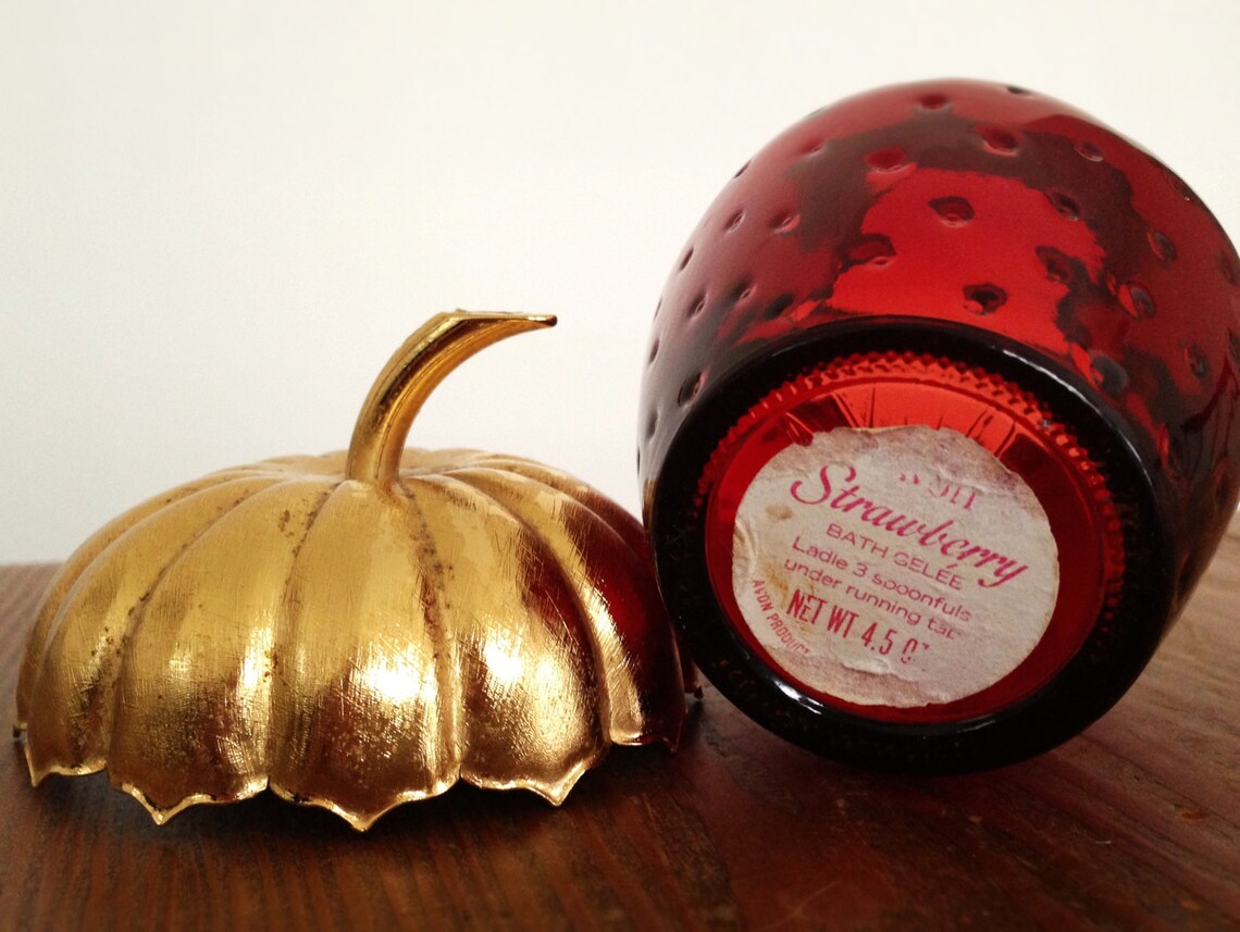Vintage Avon Strawberry Jar with Lid / Strawberry Bath Gel Jar Etsy