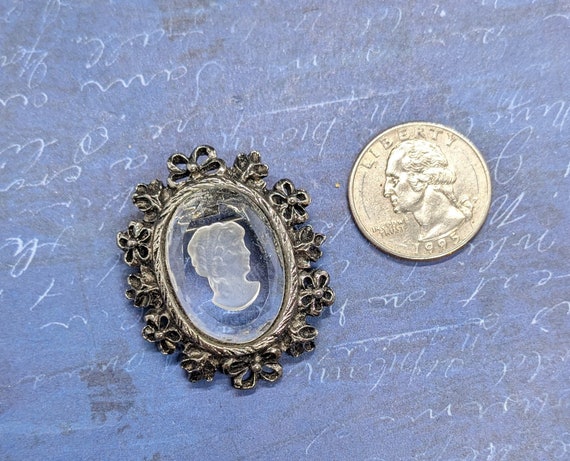 Vintage Reverse Carved Glass Cameo Brooch Pendant… - image 2
