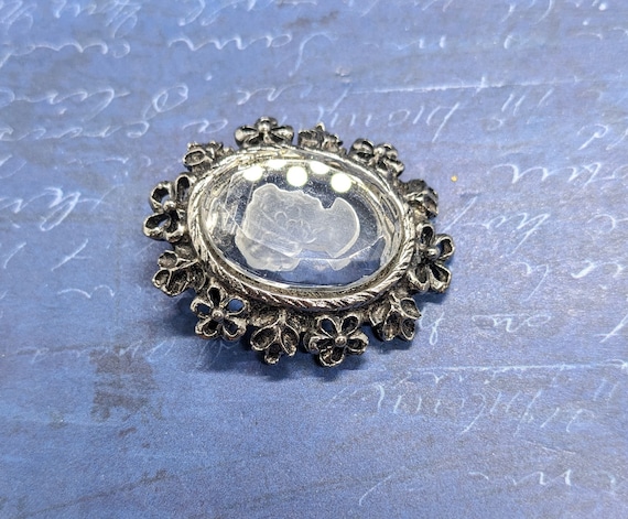 Vintage Reverse Carved Glass Cameo Brooch Pendant… - image 4