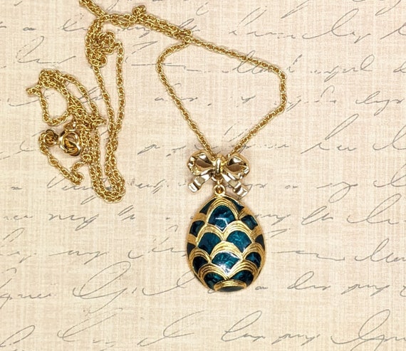 Vintage Avon Necklace Golden Pineapple with Bow, … - image 1