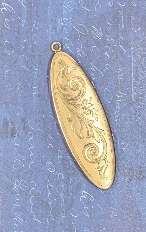 Vintage Gold Filled Photo Locket Pendant, Large Ov