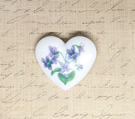 Vintage Avon Birthday Bouquet Heart Brooch Pin Vi… - image 2