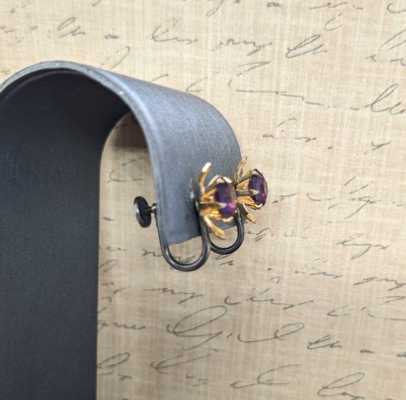 Vintage Flower Dainty Screw Back Earrings with Pu… - image 9