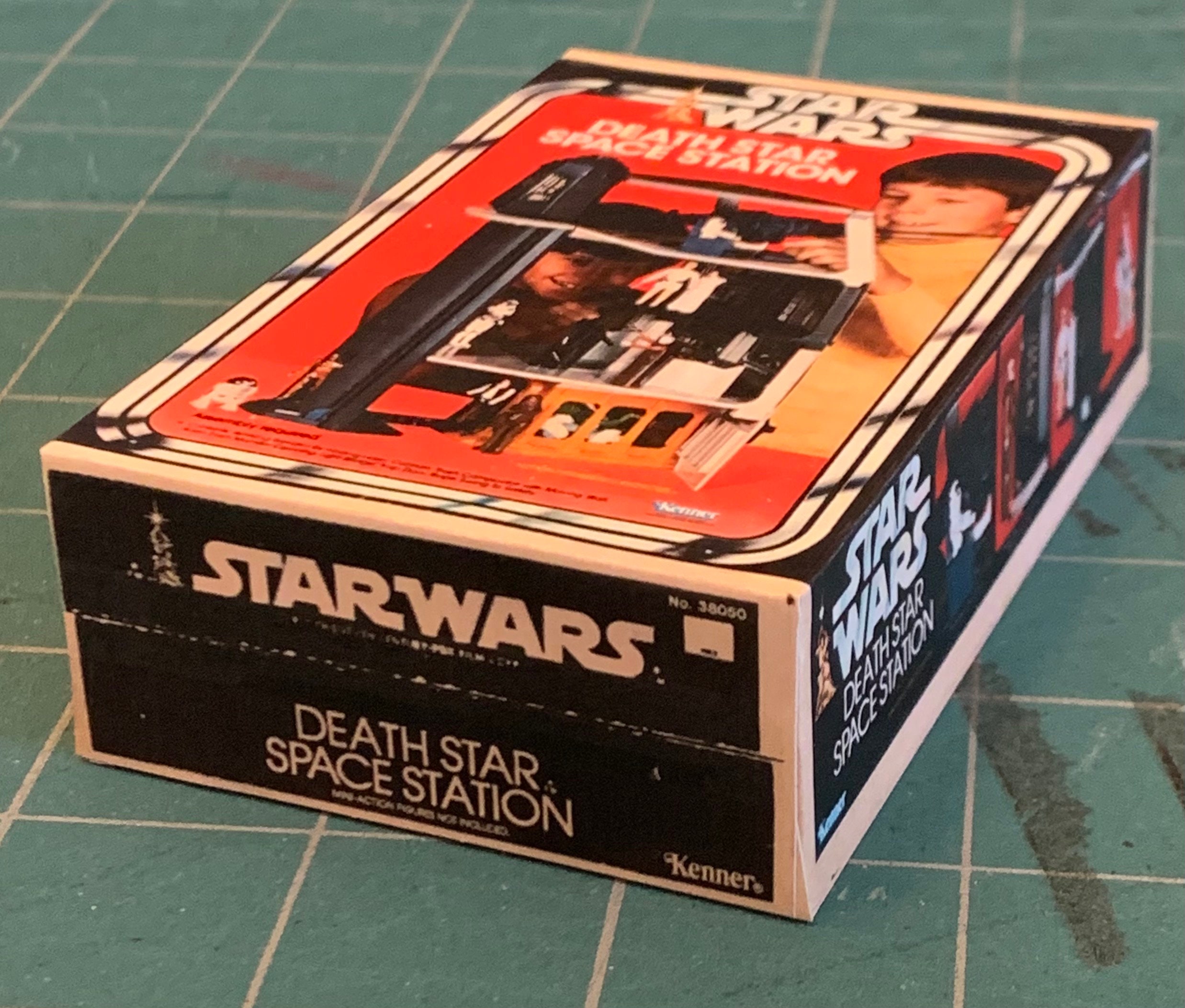 Vintage Original Kenner Star Wars Death Star SPACE STATION