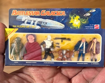Set de seis figuras de Battlestar Galactica de Mattel, vintage de los años 70. Caja de juguetes, adorno navideño en miniatura / imán para nevera.