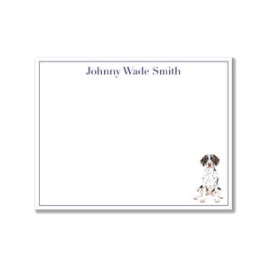 Pode incluir: Papelaria personalizada branca com borda azul. O nome "Johnny Wade Smith" está impresso no topo. Uma ilustração em preto e branco de um cão está no canto inferior direito.
