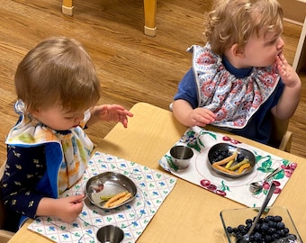 01-3 : Toddler Apron Large Bib Montessori