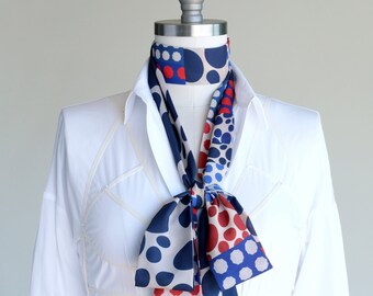 Maxi long skinny scarf in red white blue dots, long hair bow, modern neck sash choker, patriotic fun fashion, stylish mom fashion, jean belt