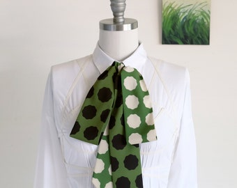 Mod dot long skinny scarf, 70s retro style, emerald green black hair wrap, pussybow tie, neck bow choker, workwear neck scarf