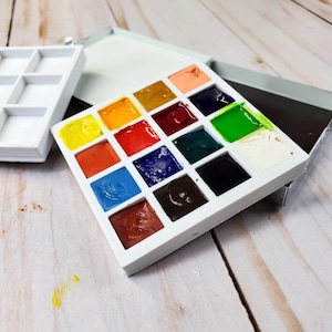 Aquarel reispalet 2,5 x 1/2 inch. Geschikt voor 25 kleuren en 9 kleuren dik magnetisch