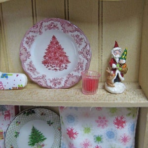 Christmas Pink Tree Plate for Dollhouse