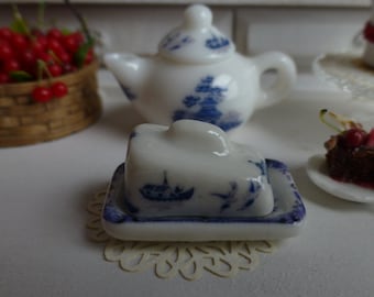 Blue Willow Dollhouse Miniature Porcelain Butter/Cheese Dish