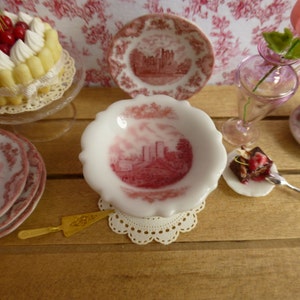 Old Britain Castles Dollhouse Miniature Cake Stand.