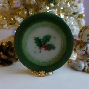 Green Christmas Berries Dollhouse Plate 1:12 Scale