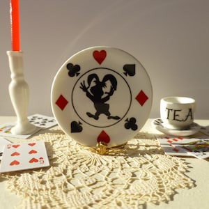 The White Rabbit  Alice in Wonderland Dollhouse Plate Scale 1: 12