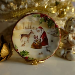 Christmas Santa&#39;s Gifts Dollhouse Miniature Plate.