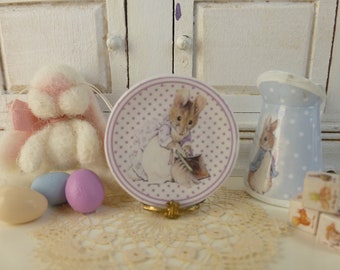 Hunca Munca Lavender Dots Dollhouse Plate in 1:12 Scale