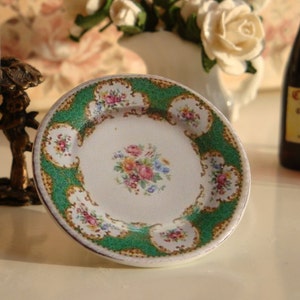1:12 Scale Green Classic Plate for Dollhouse