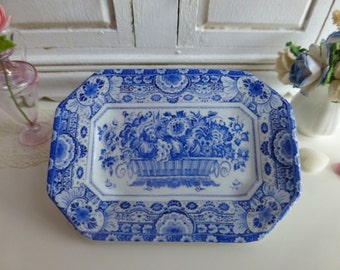 Blue Floral Ceramic Dollhouse Tray 1:12 Scale. Blaues Blumen-Puppenhaus-Tablett aus Keramik