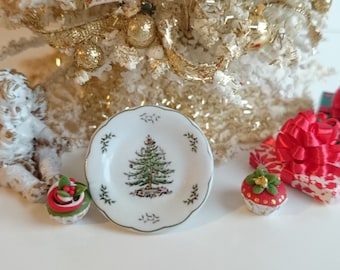 Miniature 1:12. Christmas Tree  Dollhouse Miniature Plate. Dolls Houses. Miniature Food. Dollhouse kitchen.