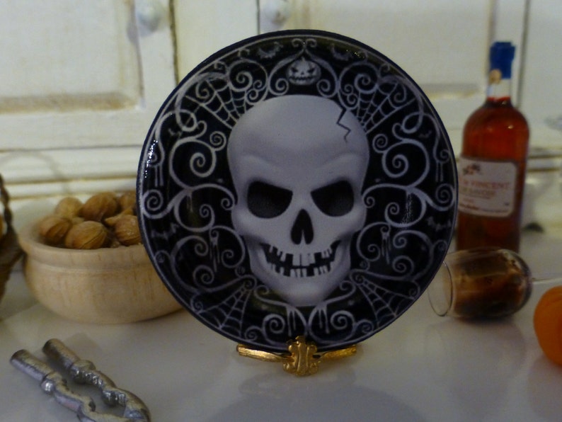 Halloween Skull Dollhouse Miniature Plate in 1:12 Scale image 1