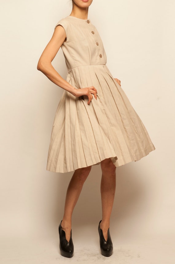 dress with no sleeves