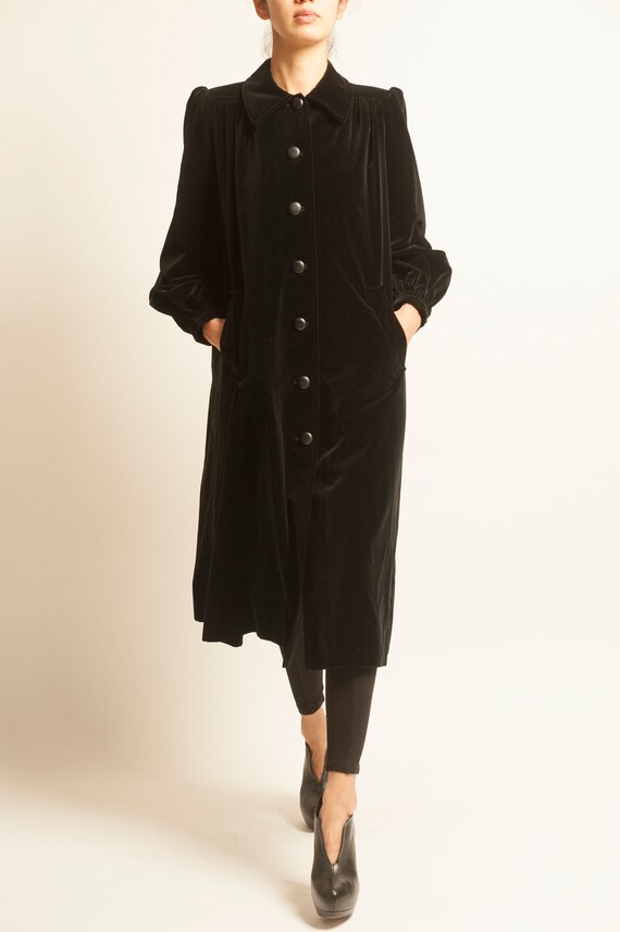 Coat Yves Saint Laurent from 1970’s black velvet