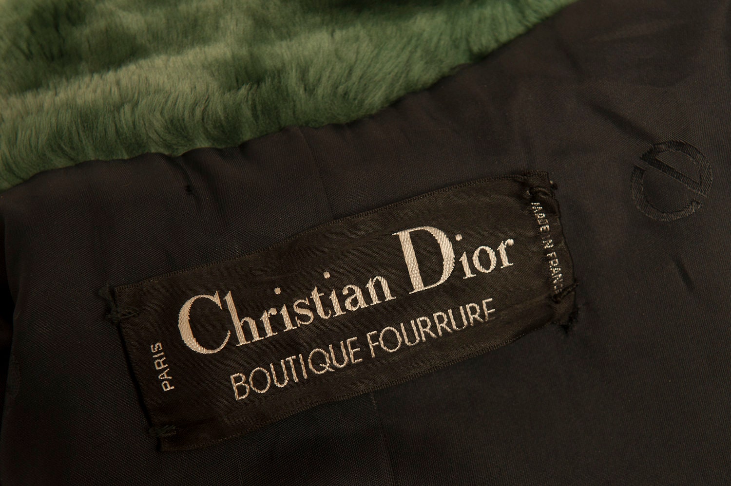 christian dior boutique fourrure