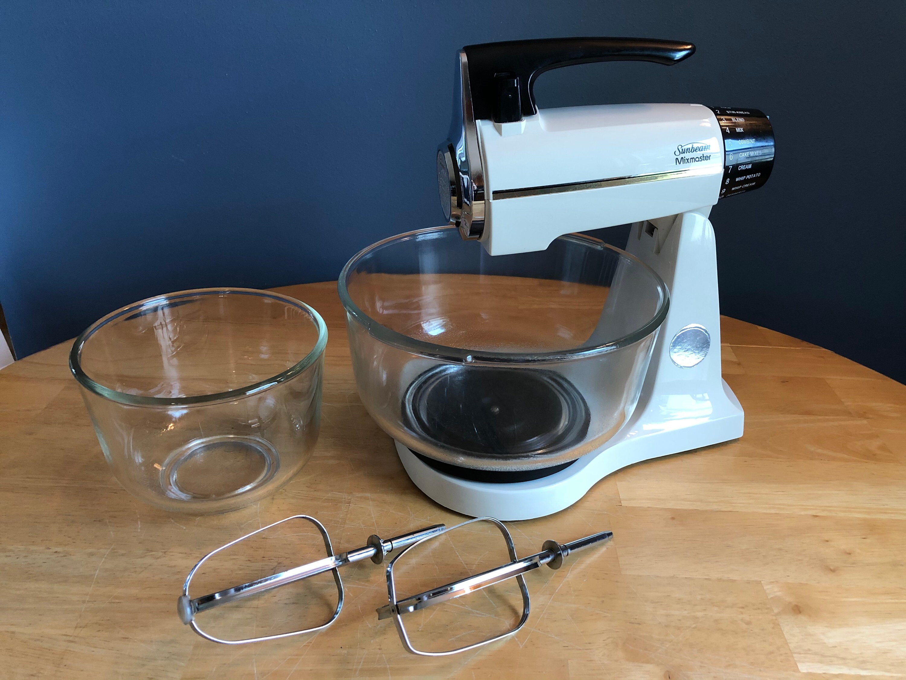 Mixmaster By Sunbeam- 1970's Mixer with Bowls and Beaters, Bakelite Works  Great