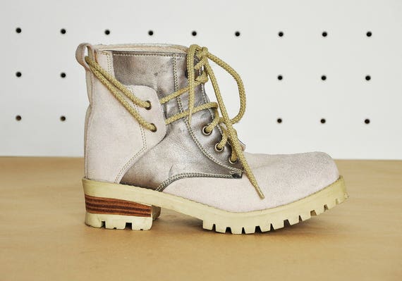 90s BOHO boots CHUNKY boots HIPPIE boots rustic boots southwestern boots bohemian boots tall boots silver boots size 6.5 us 4 uk 37 eu 90s BOHO boots CHUNKY boots HIPPIE boots rustic boots southwestern boots bohemian boots tall boots silver boots size 6.5 us 4 uk 37 eu