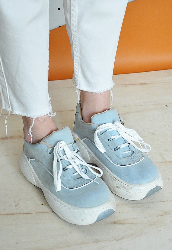 90s chunky sneakers