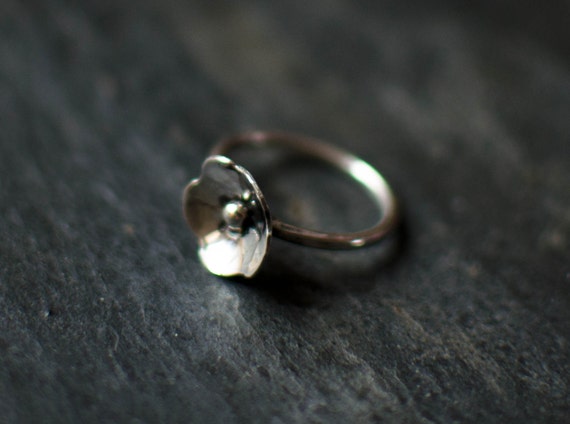 Solid Silver Ring, Minimalist, Flower, Discreet, Romantic