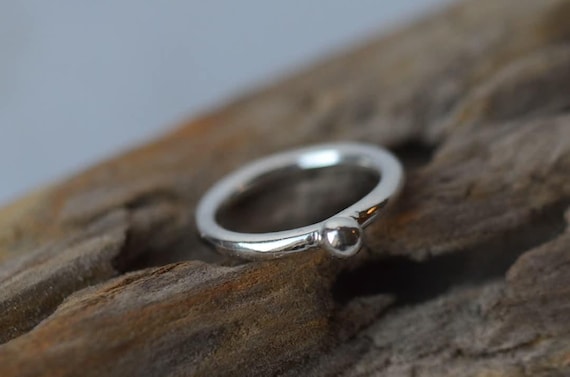 Bague minimaliste argent massif , bille, à empiler, ,bohème ,bague argent 925 créateur, artisan bijoutier - Etsy France