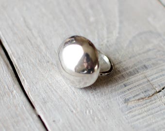 grosse bague , REALISE SUR COMMANDE, argent massif , bulle , rond , minimaliste , nature