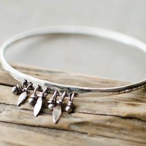 a solid silver bangle bracelet, 3 mm, leaf and ball charm, line engraved bangle, boho, ethnic, tribal