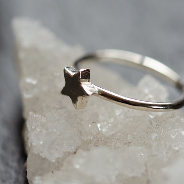 bague argent massif ,étoile, minimaliste , céleste , discrète , romantique, délicat , cadeau moins de 30