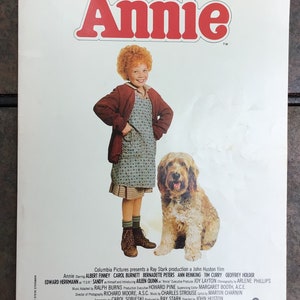 Annie Movie and Stage Play Soundtrack book of songs 1940s and 50s Musical Collection Movie keepsake Songbook Piano Guitar Lyrics from Annie