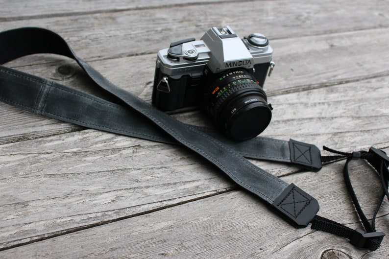 Grauer Kameragurt, Kameragurt gewachst, Kameraband für DSLR, Fotograf Geschenk Bild 5
