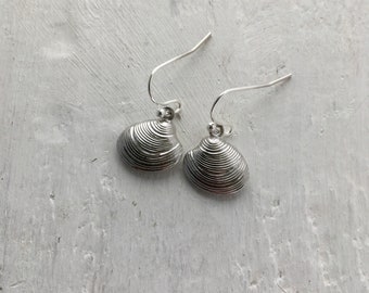 Seaside jewellery, shell earrings, beach style earrings, clam shell earrings, perfect holiday wear, summer earrings