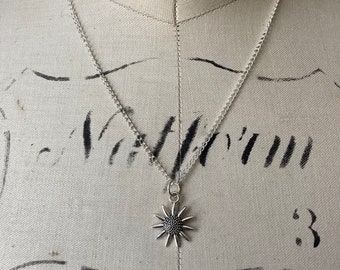 Sunflower pendant, flower necklace, daisy pendant, nature lover pendant, sunflower necklace, layering necklace, flower pendant