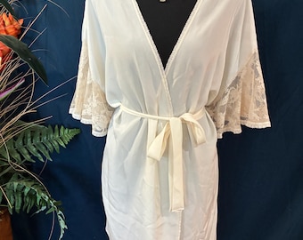 Vintage Romantic Lace Trim Robe Size Large