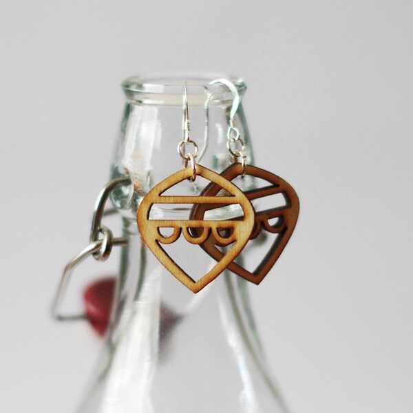 Wooden scalloped earrings - Laser cut wooden earrings - wooden earrings - drop earrings