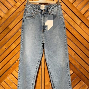 Snow Cotton Denim Girlfriend Jeans.