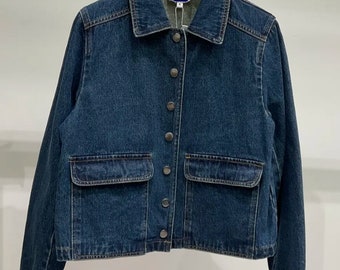 Veste Courte en Coton Denim Bleu à Surpiqûres.