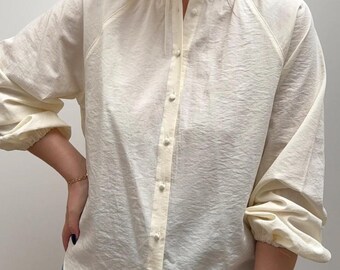 Victorian Shirt in Cotton Blend.